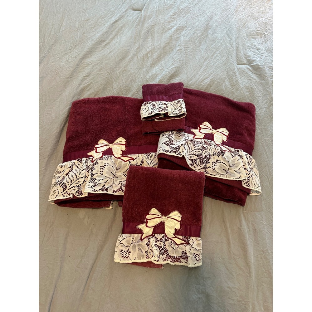 Vtg Elizabeth Gray Tiffany Lace 4pc Towel Set Cranberry Burgundy Bows Made n USA